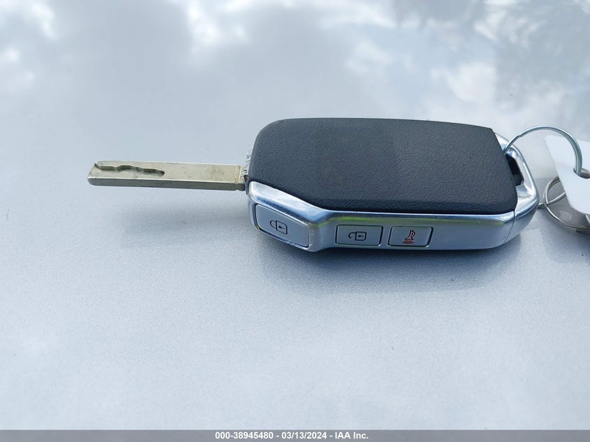 2021 KIA SELTOS S - KNDEUCAA6M7195408