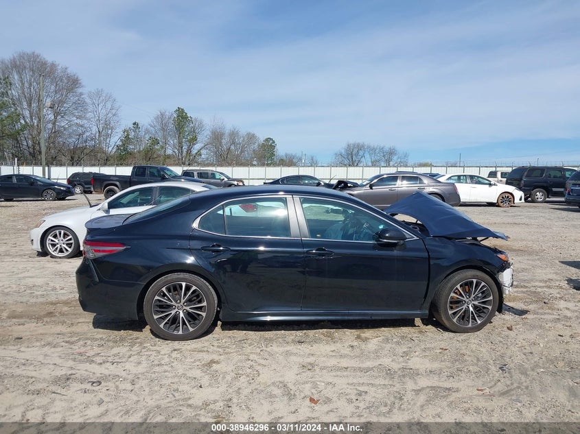 2018 TOYOTA CAMRY SE - 4T1B11HK6JU586565