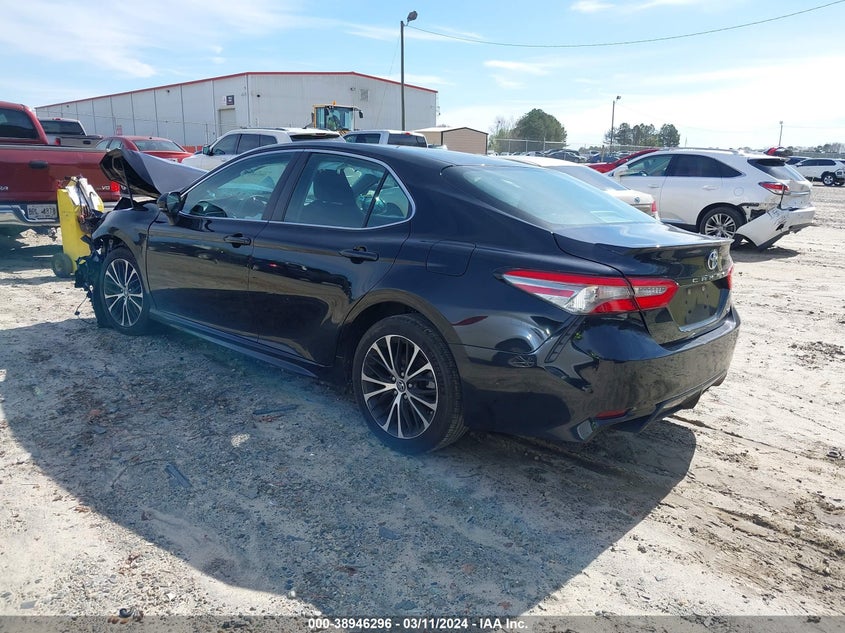 2018 TOYOTA CAMRY SE - 4T1B11HK6JU586565