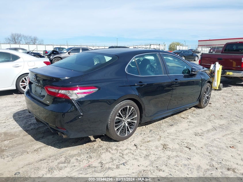 2018 TOYOTA CAMRY SE - 4T1B11HK6JU586565
