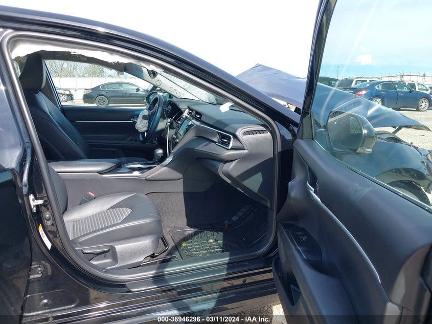 2018 TOYOTA CAMRY SE - 4T1B11HK6JU586565