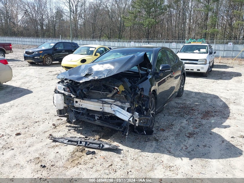 2018 TOYOTA CAMRY SE - 4T1B11HK6JU586565