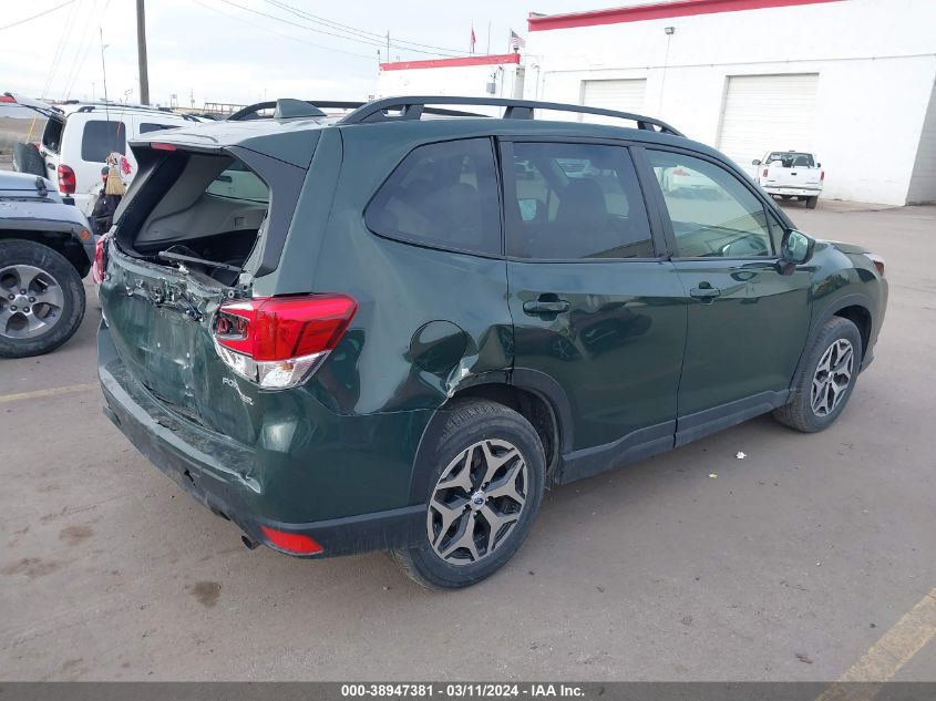 JF2SKADC7NH481176 2022 Subaru Forester Premium