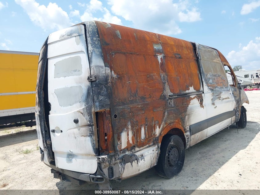 2018 Mercedes-Benz Sprinter 2500 High Roof V6 VIN: WD3PE8CD6JP613238 Lot: 38950087