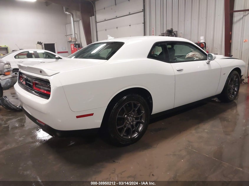 VIN 2C3CDZGG8JH257076 2018 DODGE CHALLENGER GT AWD