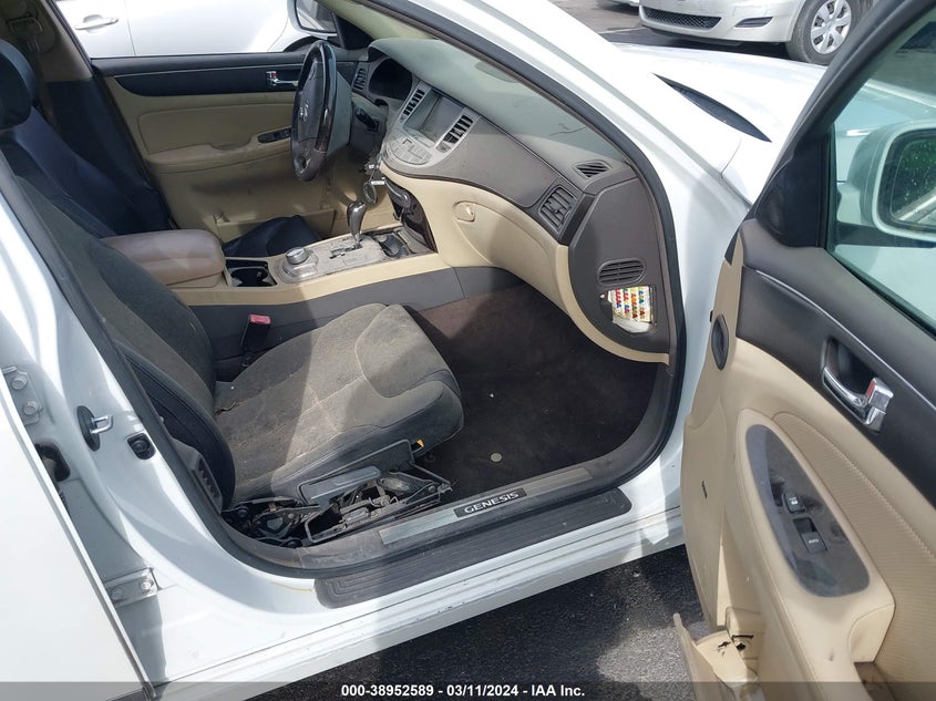 2011 Hyundai Genesis 4.6 VIN: KMHGC4DF3BU118322 Lot: 38952589