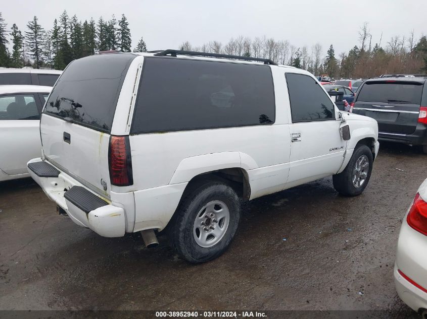 1998 Chevrolet Tahoe VIN: 3GNEK18R9WG145414 Lot: 38952940