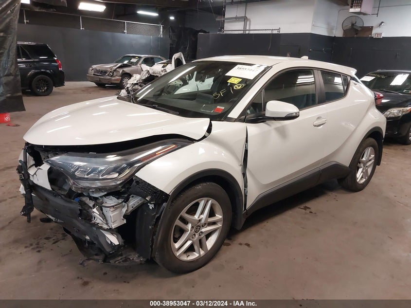 VIN NMTKHMBX6LR103426 2020 TOYOTA C-HR LE