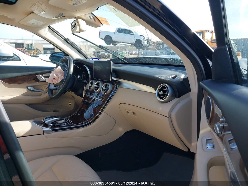 2018 MERCEDES-BENZ GLC-CLASS VIN: WDC0G4JB2JF358082
