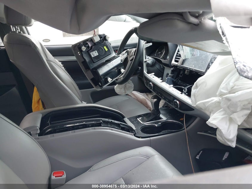 2019 TOYOTA HIGHLANDER SE/XLE - 5TDJZRFH0KS627972