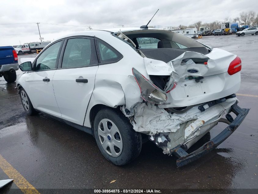 2018 Ford Focus S VIN: 1FADP3E24JL230204 Lot: 38954875