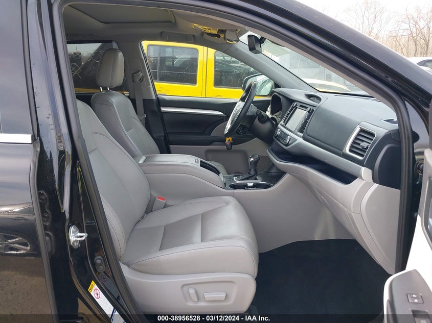 2019 TOYOTA HIGHLANDER VIN: 5TDJZRFH6KS730880