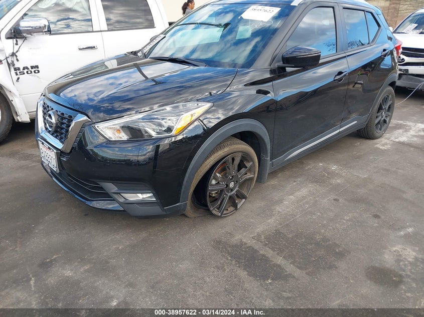 VIN 3N1CP5DV6LL573345 2020 NISSAN KICKS SR