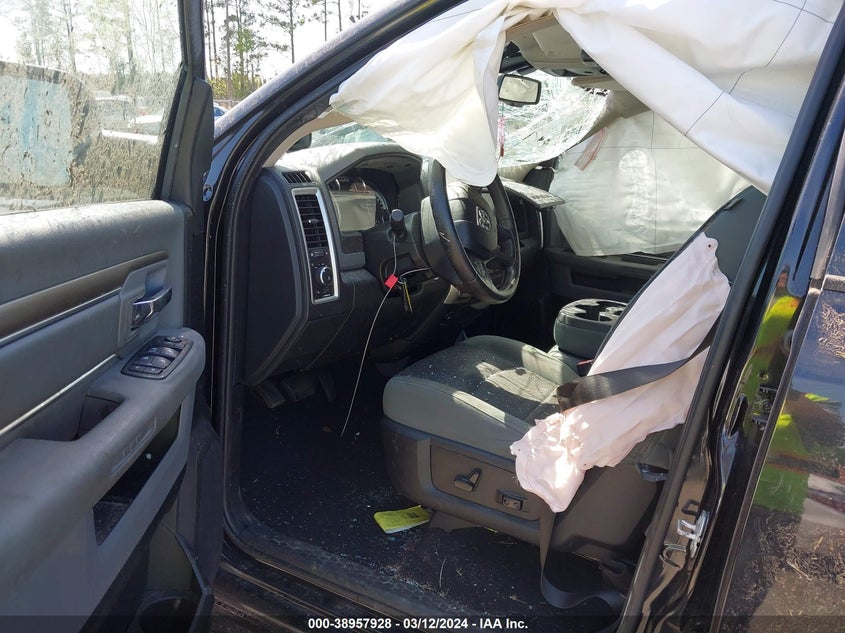 2017 RAM 1500 SLT - 1C6RR6GTXHS821923