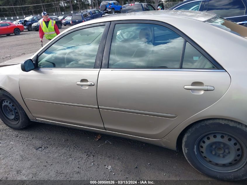 2002 Toyota Camry Le VIN: JTDBE32K220073366 Lot: 38958526