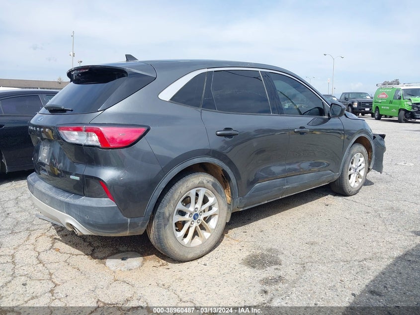 VIN 1FMCU0G67LUB19040 2020 FORD ESCAPE SE