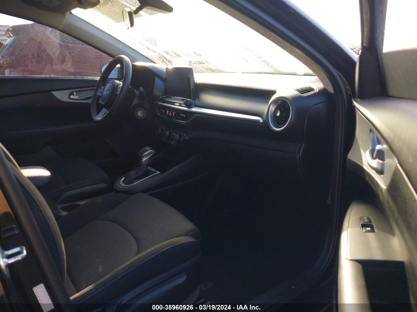 VIN 3KPF24AD6PE558322 2023 KIA FORTE LXS