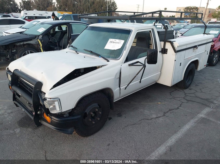 1987 Toyota Pickup Cab Chassis Rn55 VIN: JT5RN55TXH7013491 Lot: 38961601