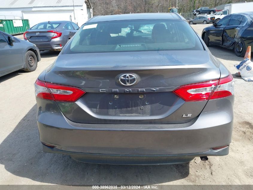 4T1B11HK8JU102833 2018 Toyota Camry Le