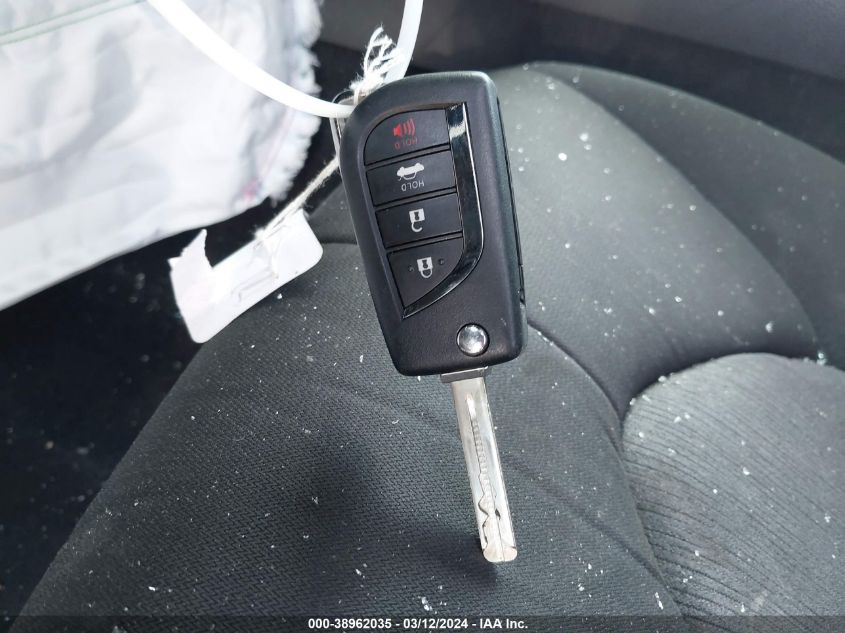 4T1B11HK8JU102833 2018 Toyota Camry Le