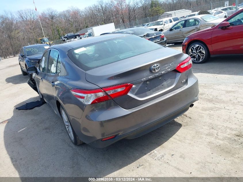 2018 Toyota Camry Le VIN: 4T1B11HK8JU102833 Lot: 38962035