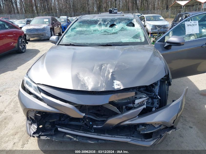 4T1B11HK8JU102833 2018 Toyota Camry Le