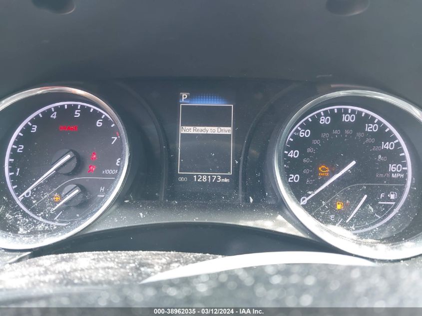 4T1B11HK8JU102833 2018 Toyota Camry Le