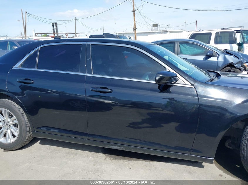 VIN 2C3CCAAG6HH593882 2017 CHRYSLER 300 LIMITED