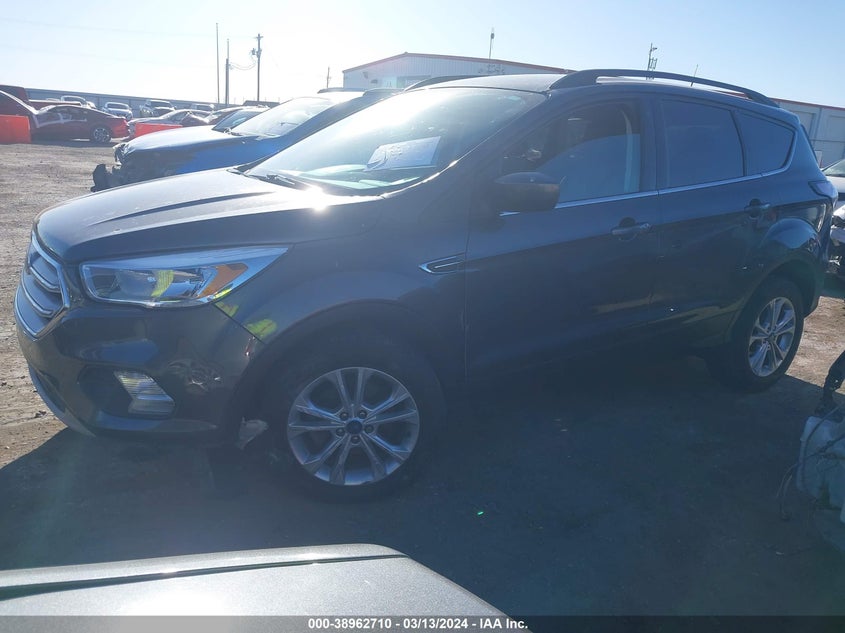 VIN 1FMCU0GD4JUB51262 2018 FORD ESCAPE SE