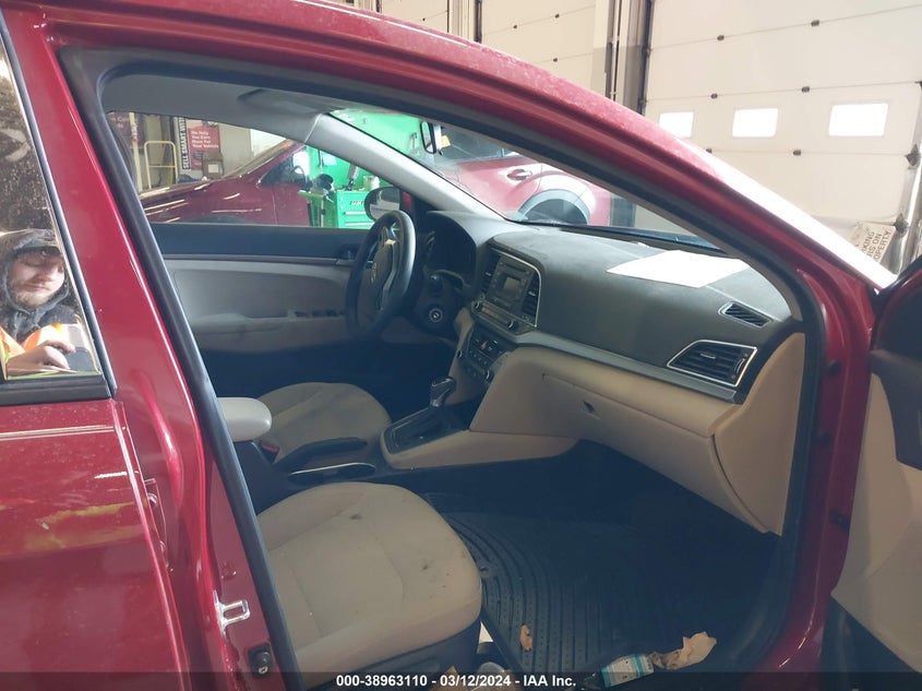 VIN KMHD74LF2JU580894 2018 HYUNDAI ELANTRA SE