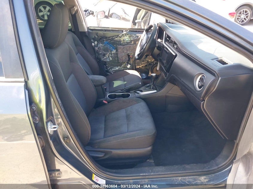 VIN 2T1BURHE0JC967989 2018 TOYOTA COROLLA LE
