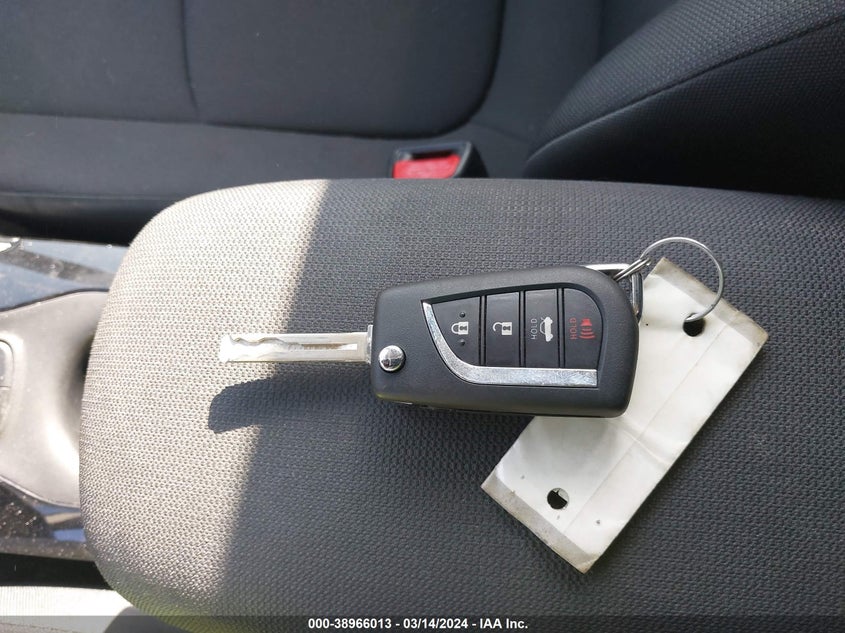 VIN JTDEPRAE7LJ103558 2020 TOYOTA COROLLA LE