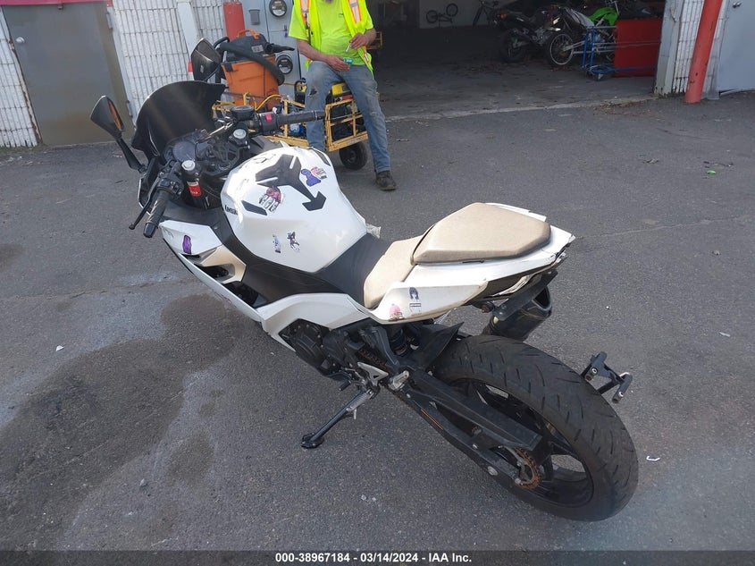 VIN JKAEXKG14LDA72454 2020 KAWASAKI EX400