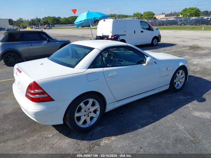 WDBKK49F04F310572 | 2004 MERCEDES-BENZ SLK 230