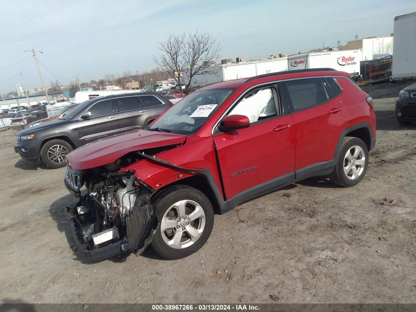 VIN 3C4NJDBB0KT679007 2019 JEEP COMPASS LATITUDE