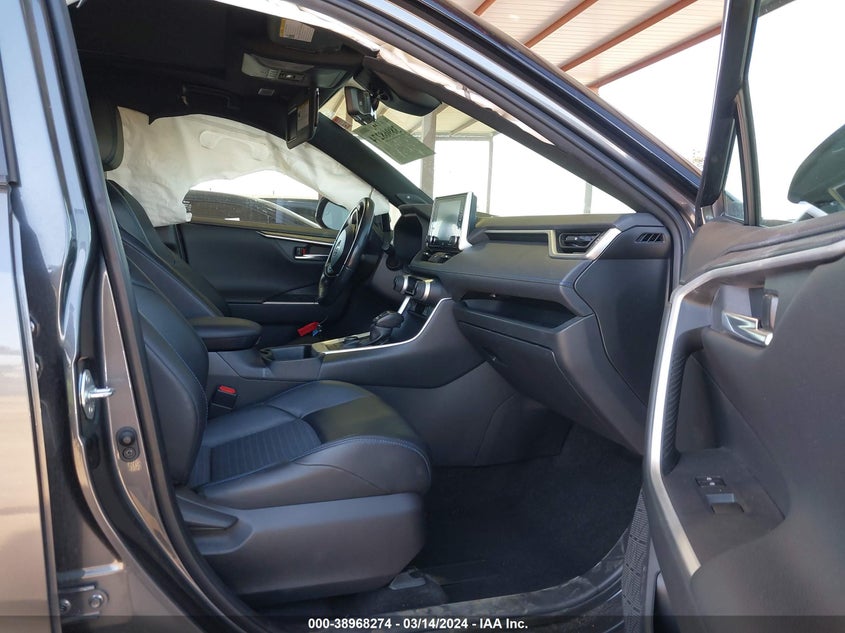 VIN JTMEWRFV9KD515635 2019 TOYOTA RAV4 HYBRID XSE