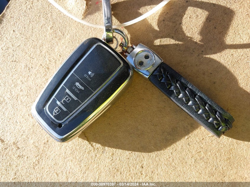 2020 TOYOTA COROLLA LE - JTDEBRBE2LJ017992