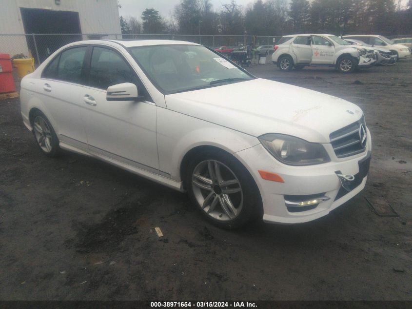 2014 Mercedes-Benz C 300 Luxury 4Matic/Sport 4Matic VIN: WDDGF8AB3ER318053 Lot: 38971654