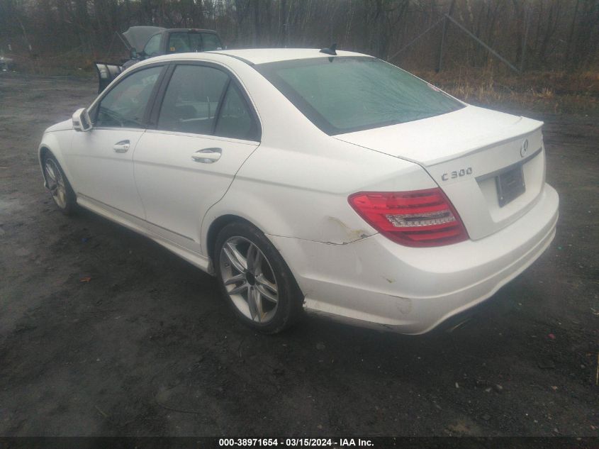 2014 Mercedes-Benz C 300 Luxury 4Matic/Sport 4Matic VIN: WDDGF8AB3ER318053 Lot: 38971654