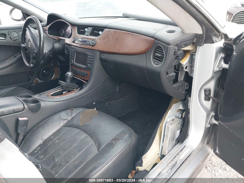 2007 Mercedes-Benz Cls 550 VIN: WDDDJ72XX7A090558 Lot: 38971683