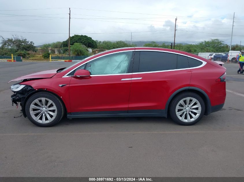 2018 Tesla Model X 100D/75D/P100D VIN: 5YJXCAE25JF115590 Lot: 38971692