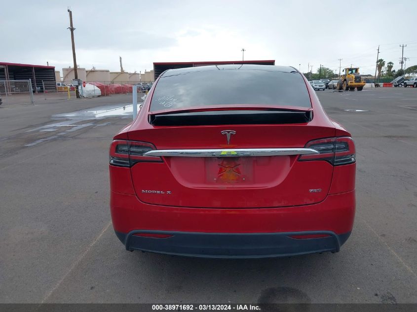 2018 Tesla Model X 100D/75D/P100D VIN: 5YJXCAE25JF115590 Lot: 38971692