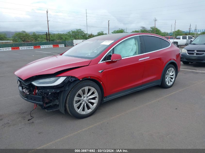 2018 Tesla Model X 100D/75D/P100D VIN: 5YJXCAE25JF115590 Lot: 38971692