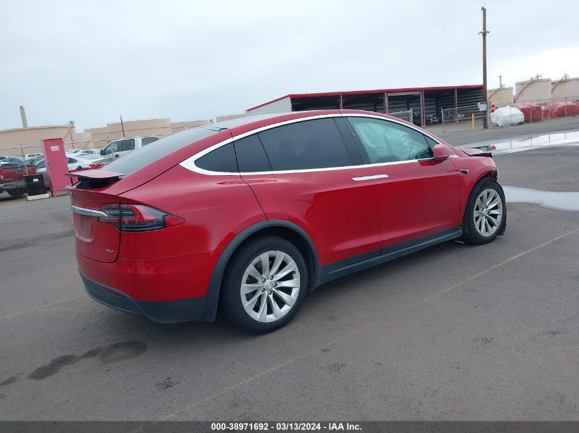 2018 Tesla Model X 100D/75D/P100D VIN: 5YJXCAE25JF115590 Lot: 38971692