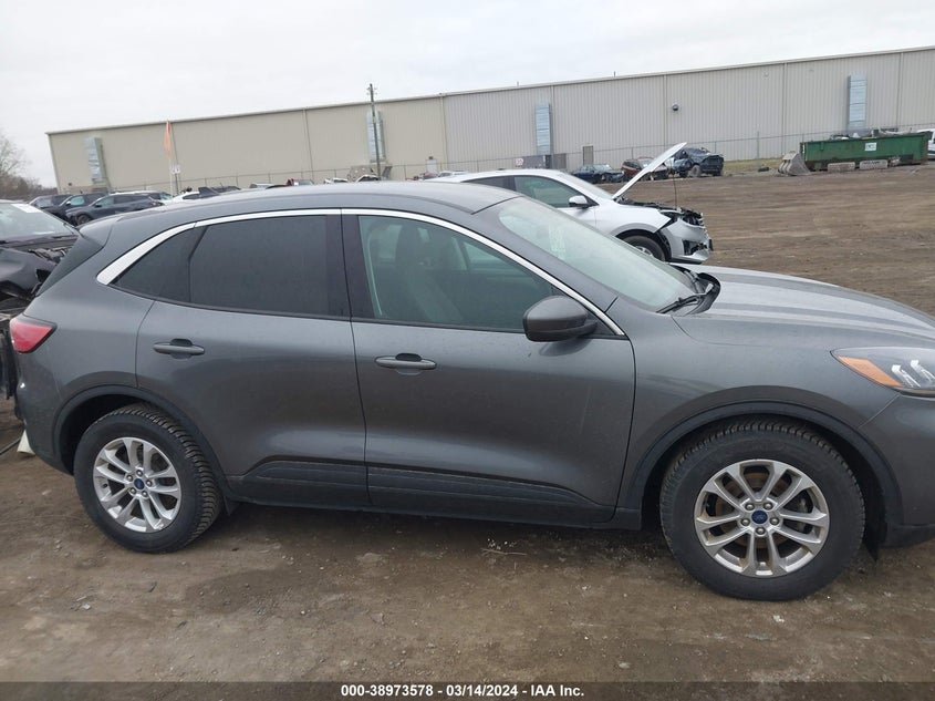 VIN 1FMCU0G6XMUB19602 2021 FORD ESCAPE SE