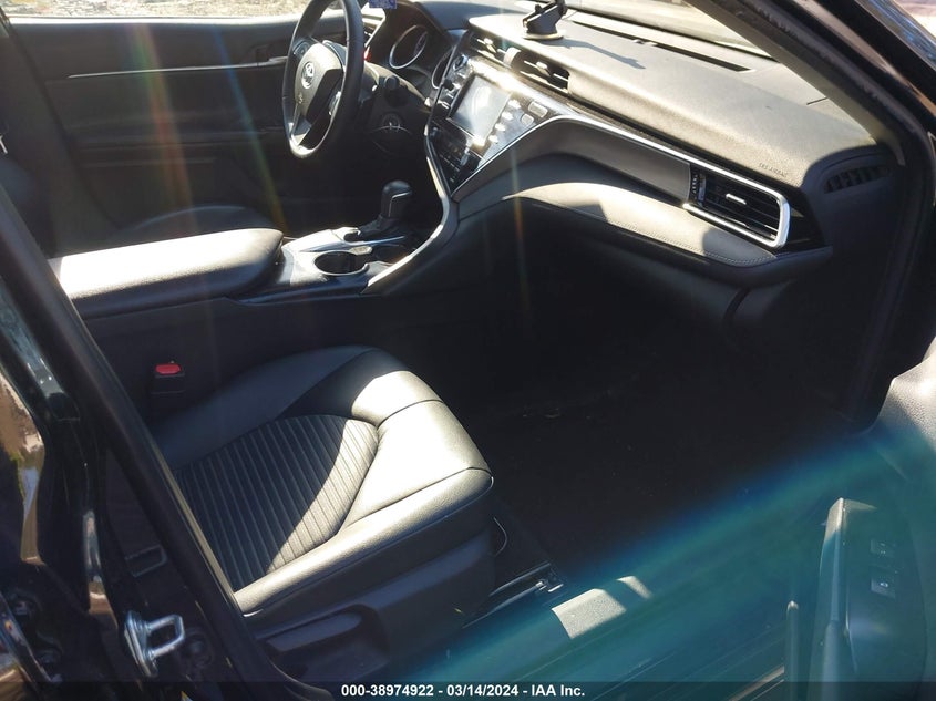 2018 TOYOTA CAMRY SE - 4T1B11HKXJU550748