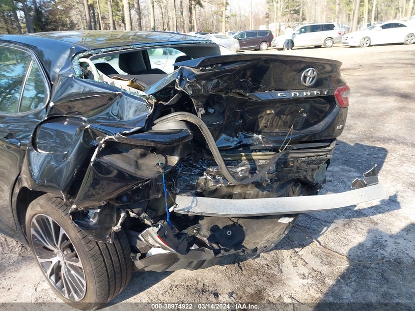 2018 TOYOTA CAMRY SE - 4T1B11HKXJU550748