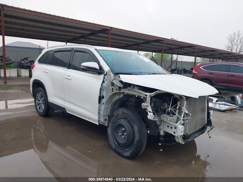 VIN 5TDKZRFH4KS558451 2019 TOYOTA HIGHLANDER XLE