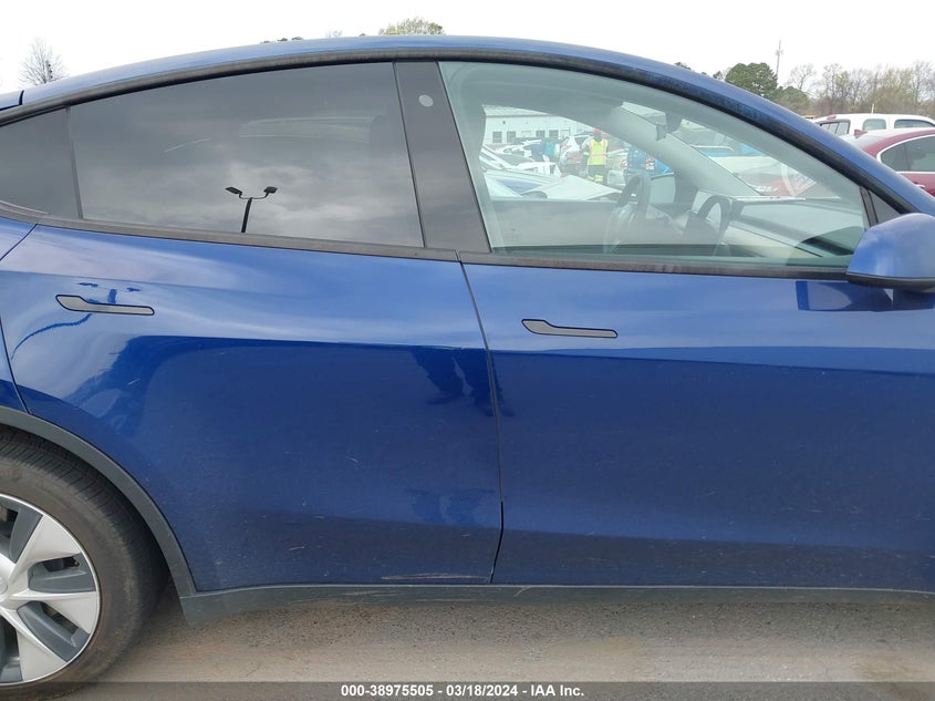 VIN 5YJYGDEE5LF031762 2020 TESLA MODEL Y