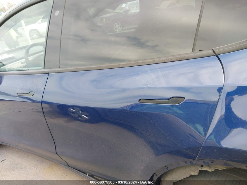 VIN 5YJYGDEE5LF031762 2020 TESLA MODEL Y
